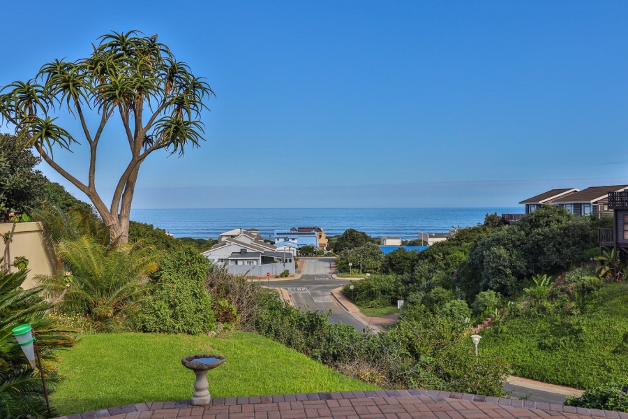 4 Bedroom Property for Sale in Outeniqua Strand Western Cape